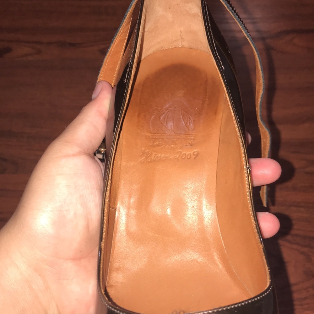 Heels - Picture 2 of 3